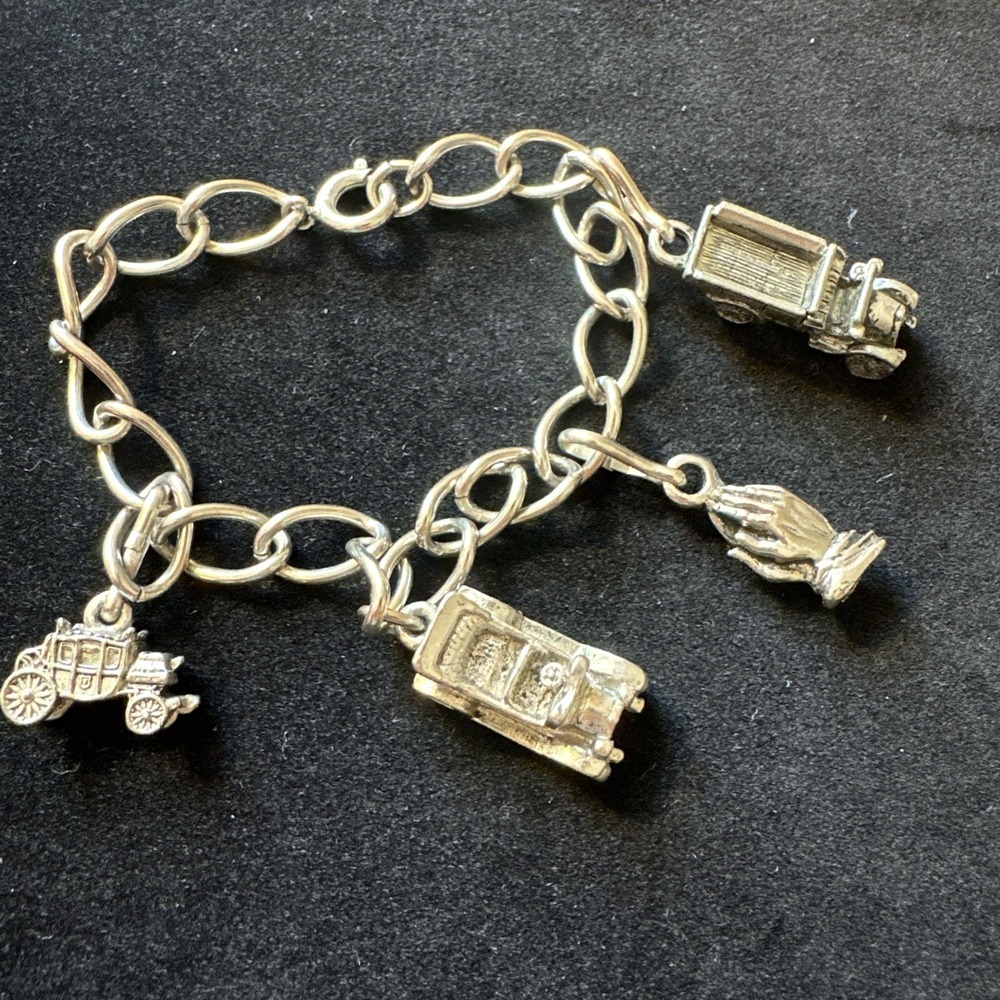 Vtg Silver Charm Bracelet With Antique Cars‎
